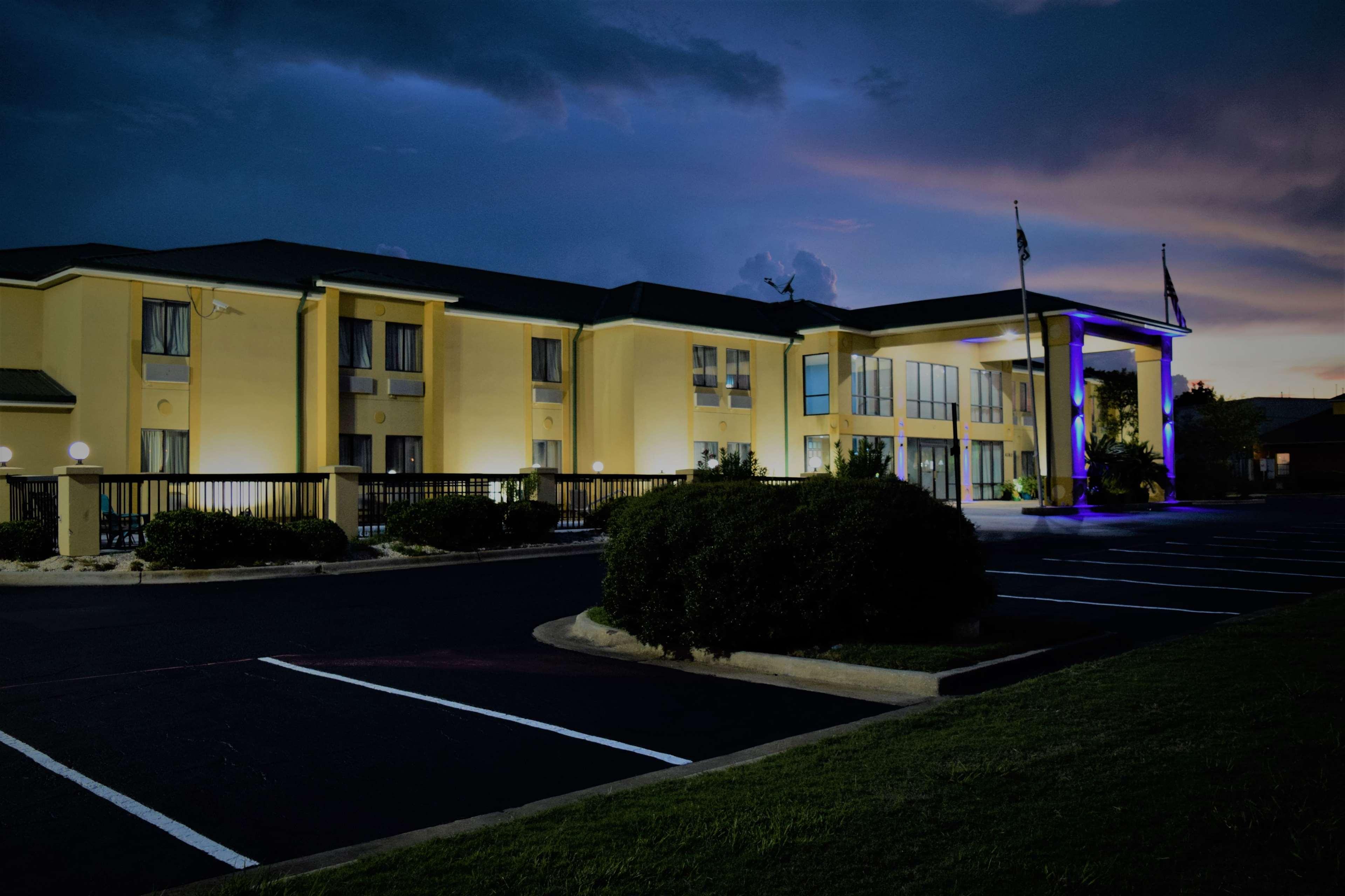 Days Inn By Wyndham Монтгомері Екстер'єр фото